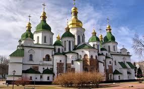 На Софії Київський встановили хрест, який раніше впав через вітер - Вечірній Київ