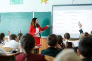 Пів мільйона вчителів і вихователів тримають освітній фронт