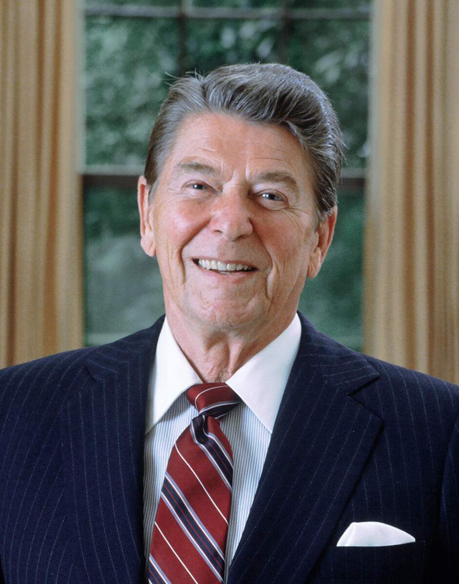 0400i93g-4525-940x1196.jpg