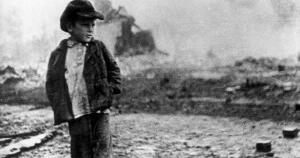 Жас қара әйелдердің ит стилі