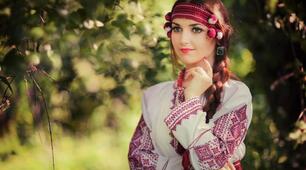 Сценарій театралізованого свята  «Дівчина з косою, як трава з росою»