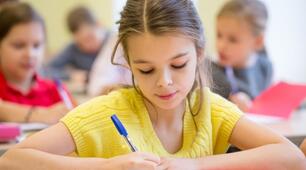  Досліджую написання іменників жіночого роду з основою на приголосний звук в орудному відмінку однини 