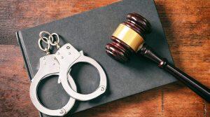 Презентація для уроку  правознавства  в 11 класі на тему: "Загальні засади та учасники кримінального провадження".