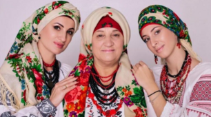 Як правильно зав'язувати українську хустку?