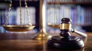 Презентація на тему "Трудовий договір: укладання"