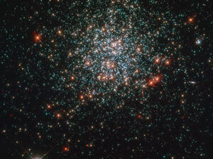Hubble “спіймав” розсіяне зоряне скупчення