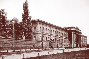 0401acwn-0891-366x243.jpg