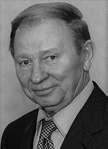 0401q2gy-0d9e-364x502.jpg