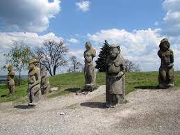 Половецькі кам'яні баби (на горі Кременець) в Ізюмі