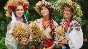 Заняття гуртка "Пізнай свій рідний край". Тема: Український віночок.