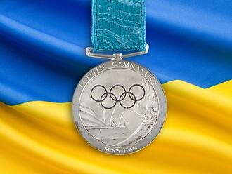 Ukrainian Olympian Sells 2000 Silver Medal, Raising $15K for War Effort