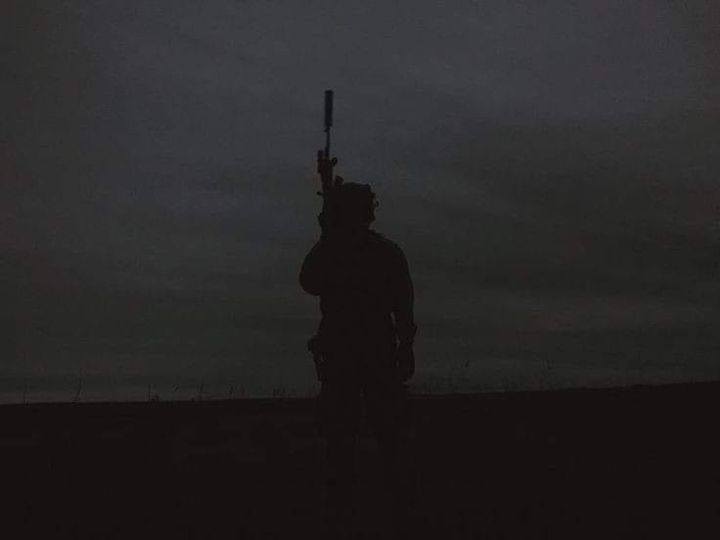 Возможно, это изображение 1 человек и небо