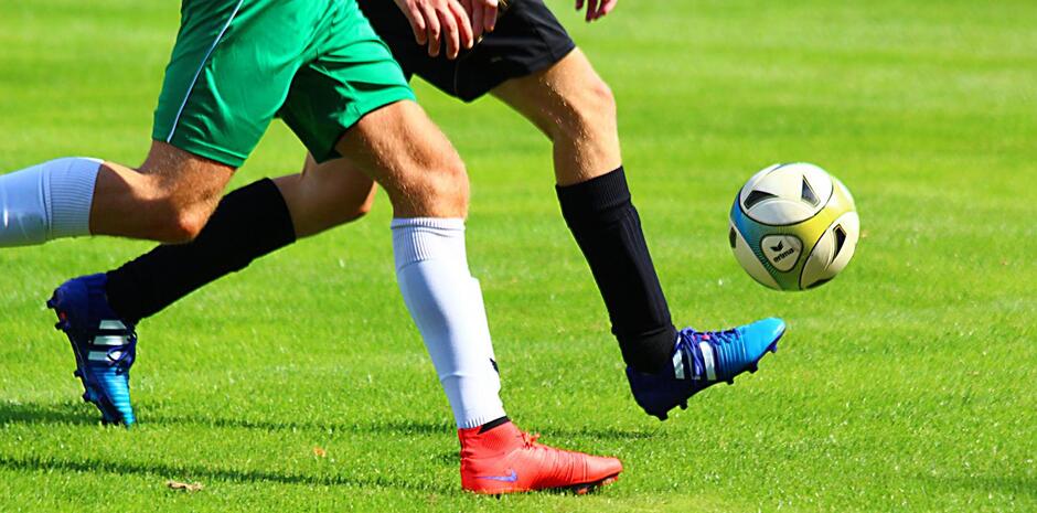 Fußballspiel | Pfarrbriefservice.de