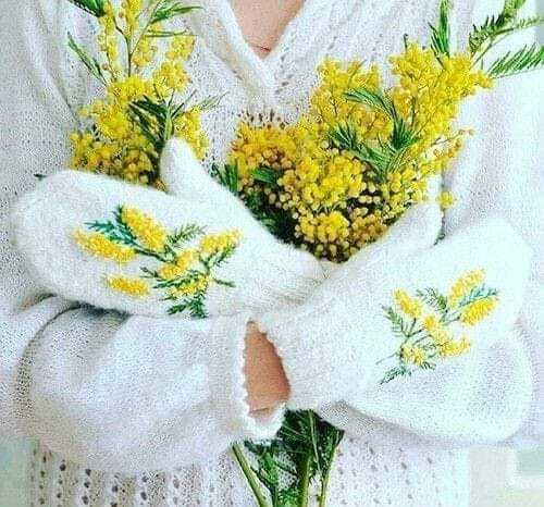 Возможно, это изображение 1 человек и цветок