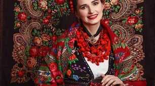 Застилає доля рушники,  Полотняні, з маминої скрині.