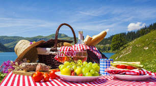 Презентація "Let's go on a picnic"