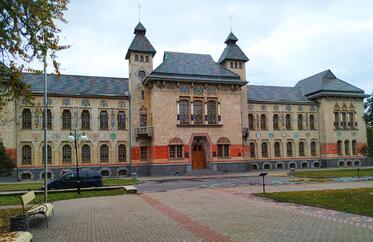 04026lov-c0cb-373x242.jpg