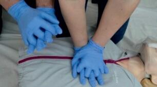 Техніка проведення реанімаційних заходів одним і двома рятівниками