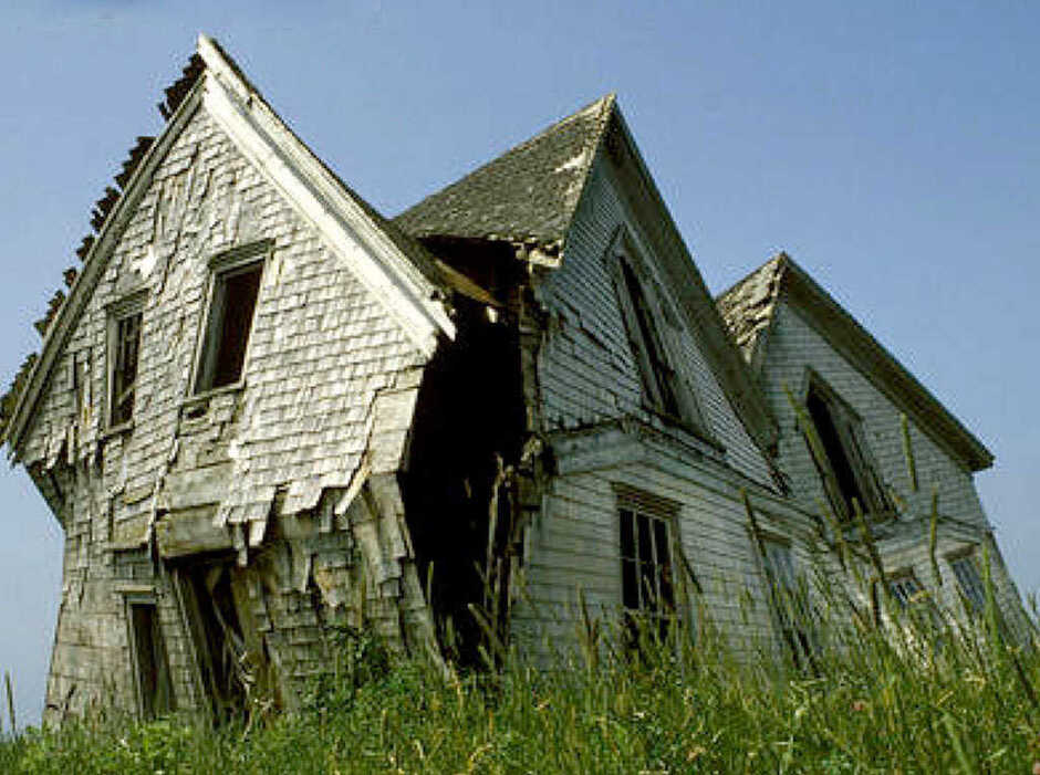 Ugly Houses: A Different Point of View | Monolithic.org