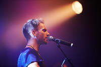 Male Singer Pictures | Download Free Images on Unsplash
