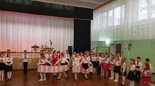 "Слава хлібу на столі- слава хлібу на Землі!"