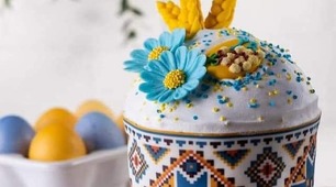 Весняний подих сонячний, легкий.  Цвітуть сади, красу не передати.