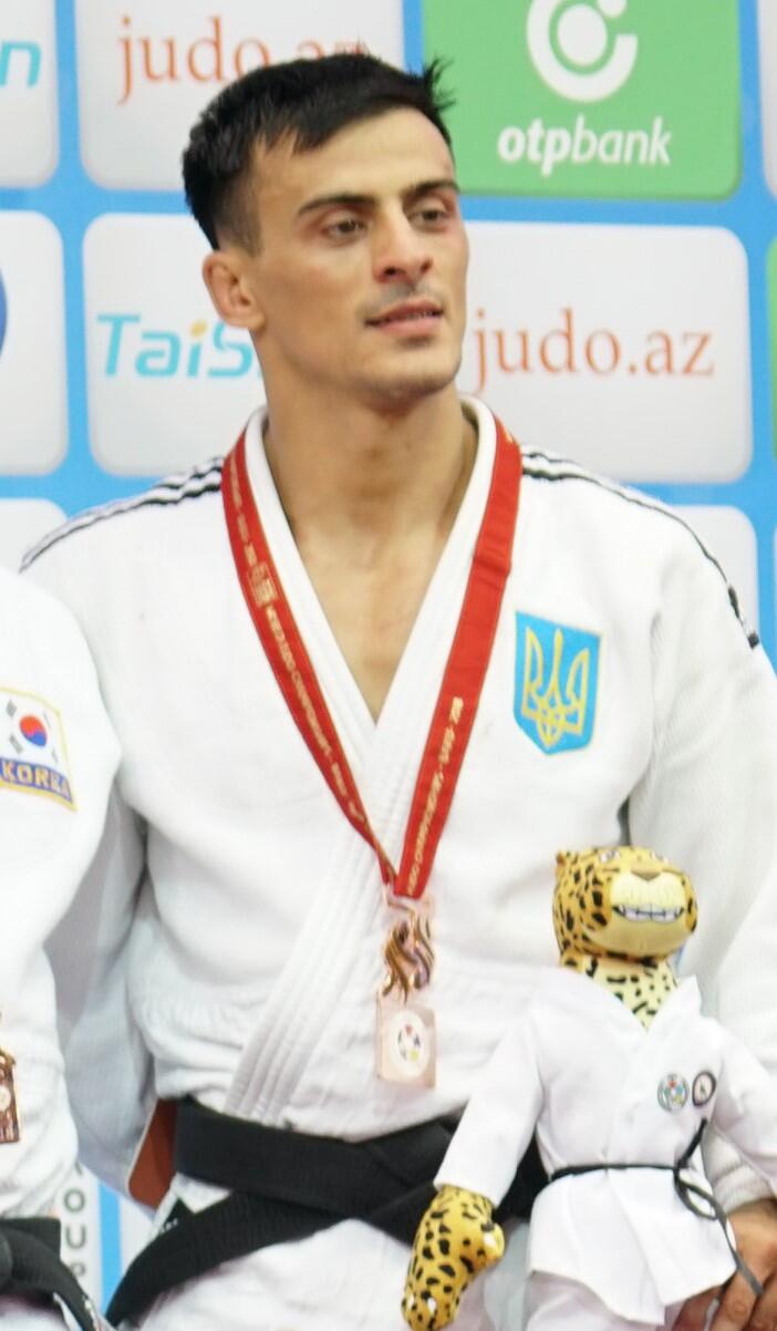 0402n7gk-fb06-702x1202.jpg