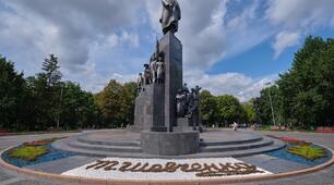 Тарас Григорович Шевченко. Світова велич українського поета. Визначні діячі світової культури про Шевченка. Його вплив на літератури інших народів. Ушанування пам'яті Шевченка в Україні й за кордоном