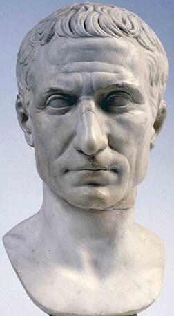 Описание: C:\Users\Cat\Desktop\320px-Gaius_Iulius_Caesar_(Vatican_Museum).jpg