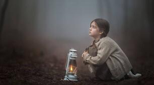 А життя – наче небо: то чорне, то ясне…  Серед темряви ночі і розпачу хмар