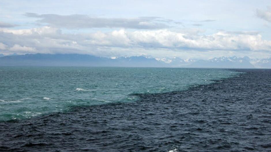 Do Two Oceans Meet in This Photograph? | Snopes.com