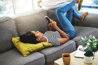 Social Media and Anxiety: How to Set Healthy Limits | livestrong