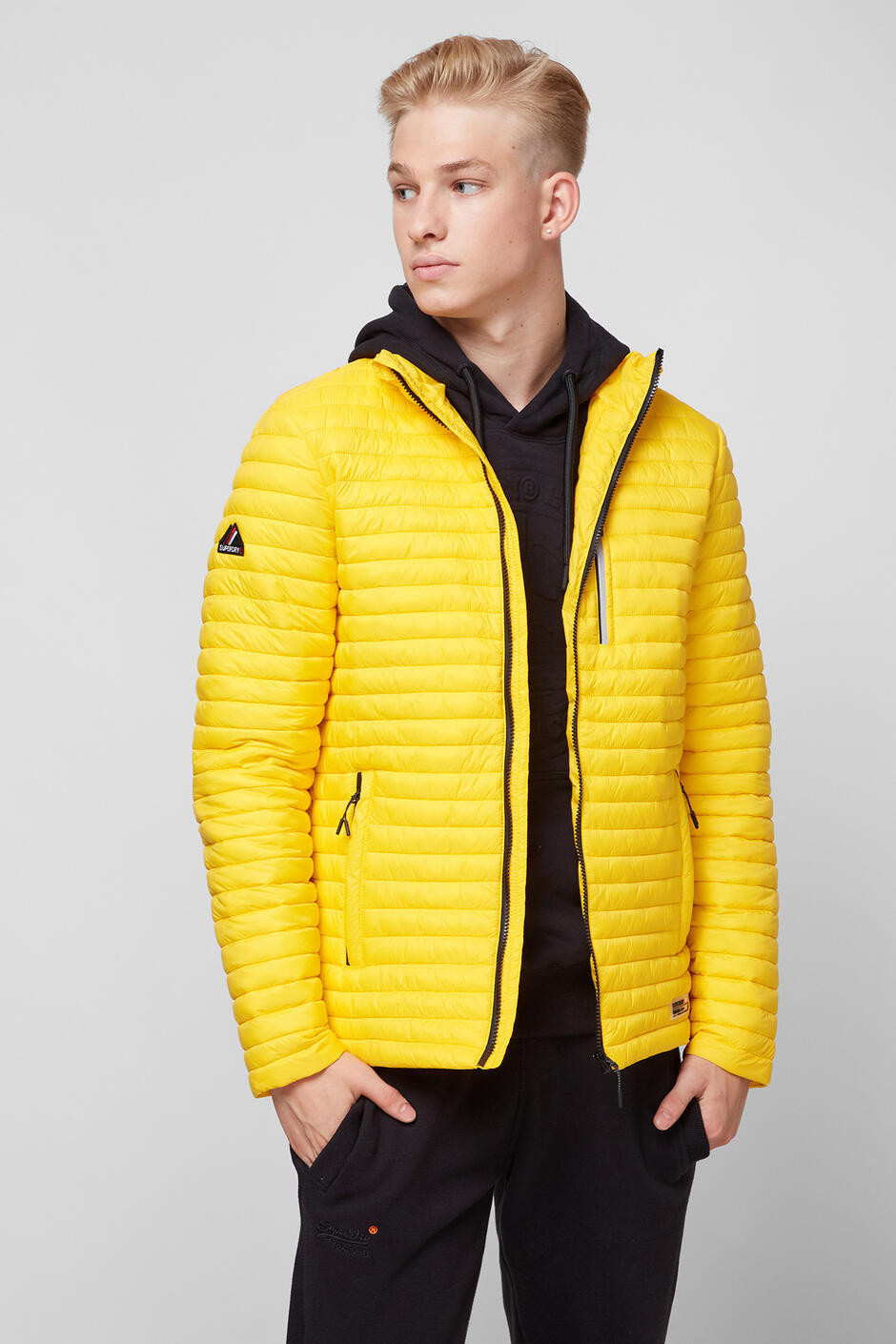 Жовта куртка для хлопців SuperDry M5010122A;F01 — Ultrashop