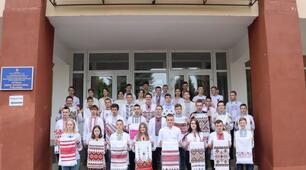 Вишиванка єднає серця патріотів 