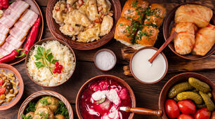 План-конспект уроку з теми "The Traditional Ukrainian Cuisine" (“Традиційна українська кухня”)