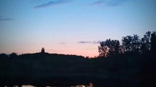 Їм би вбити. Втопити. Стерти  вкотре з пам'яті, з мапи світу,